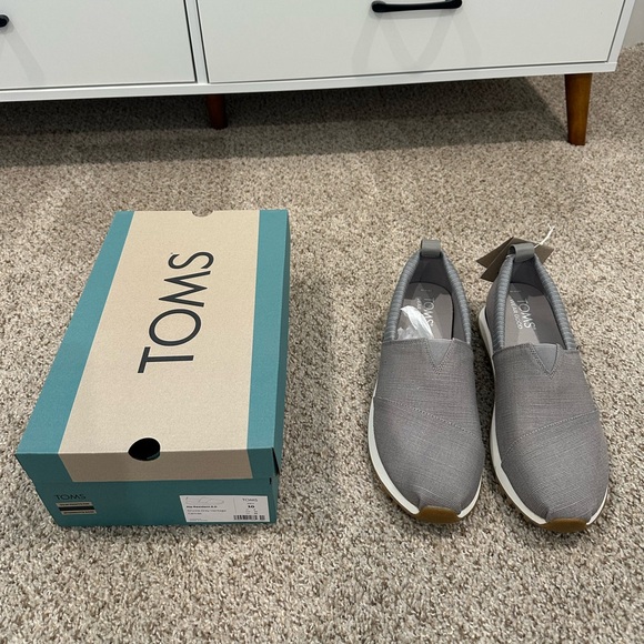 *Brand New with Tags* Tom’s Alp Resident 2.0 Slip Ons - Picture 4 of 5